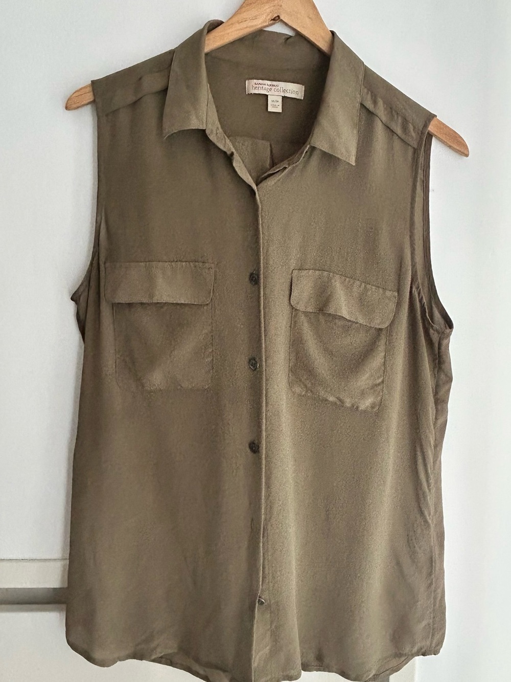 Banana Republic Sleeveless Button-Down Shirt in Olive
